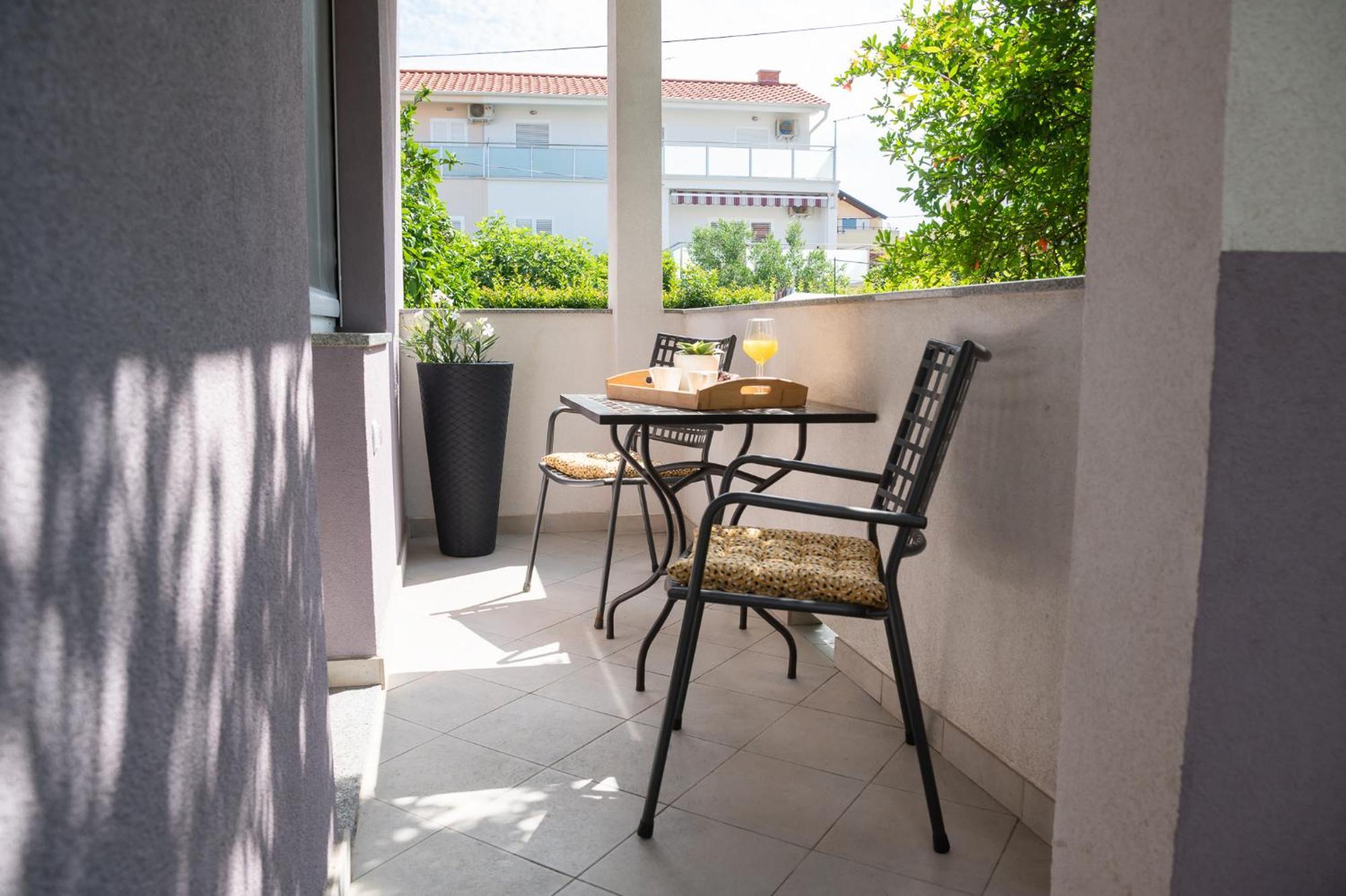 Olinar Apartments Zadar Rum bild